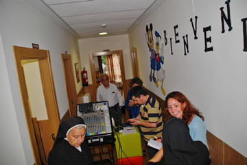 noticias 2013 09 24 rezo visperas radio maria casa acogida 002